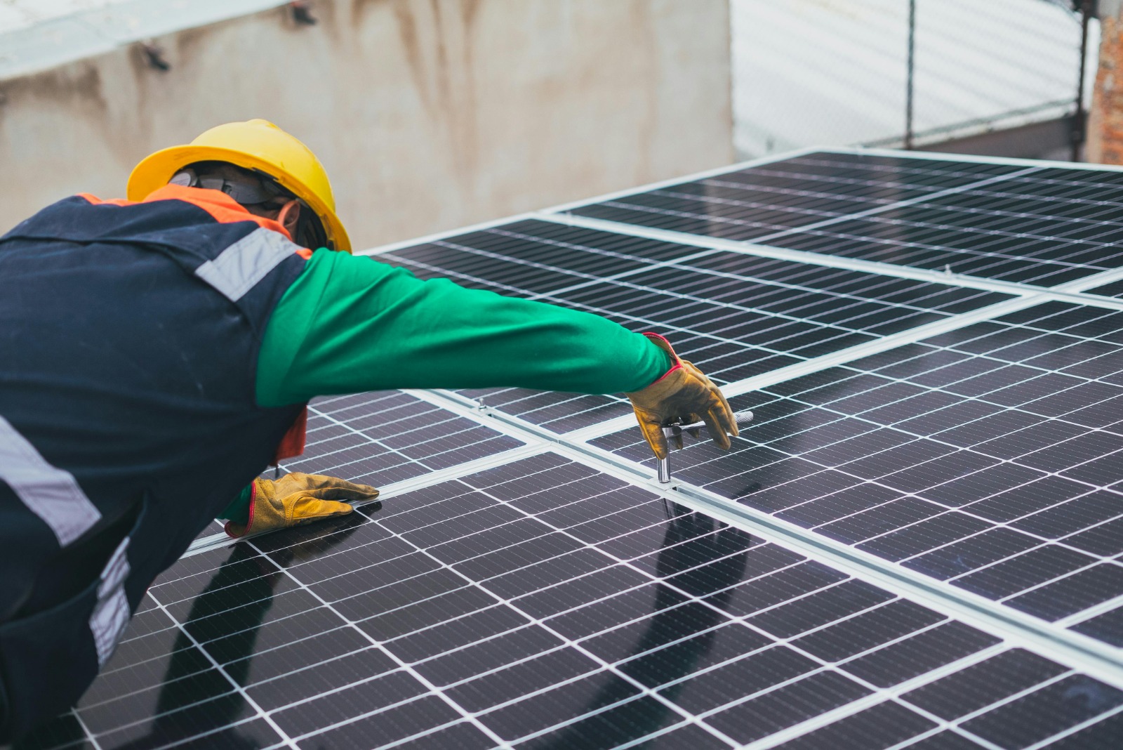 Solar and Battery Storage Installation for Sustainable Living Solutions